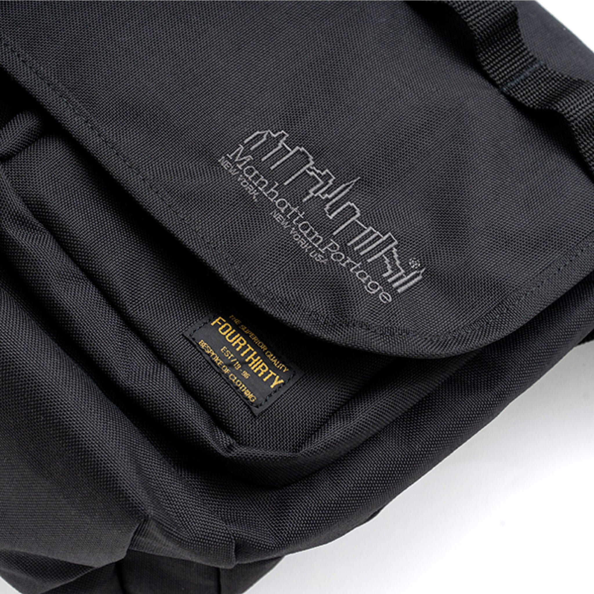 430 × Manhattan Portage MESSENGER BAG L