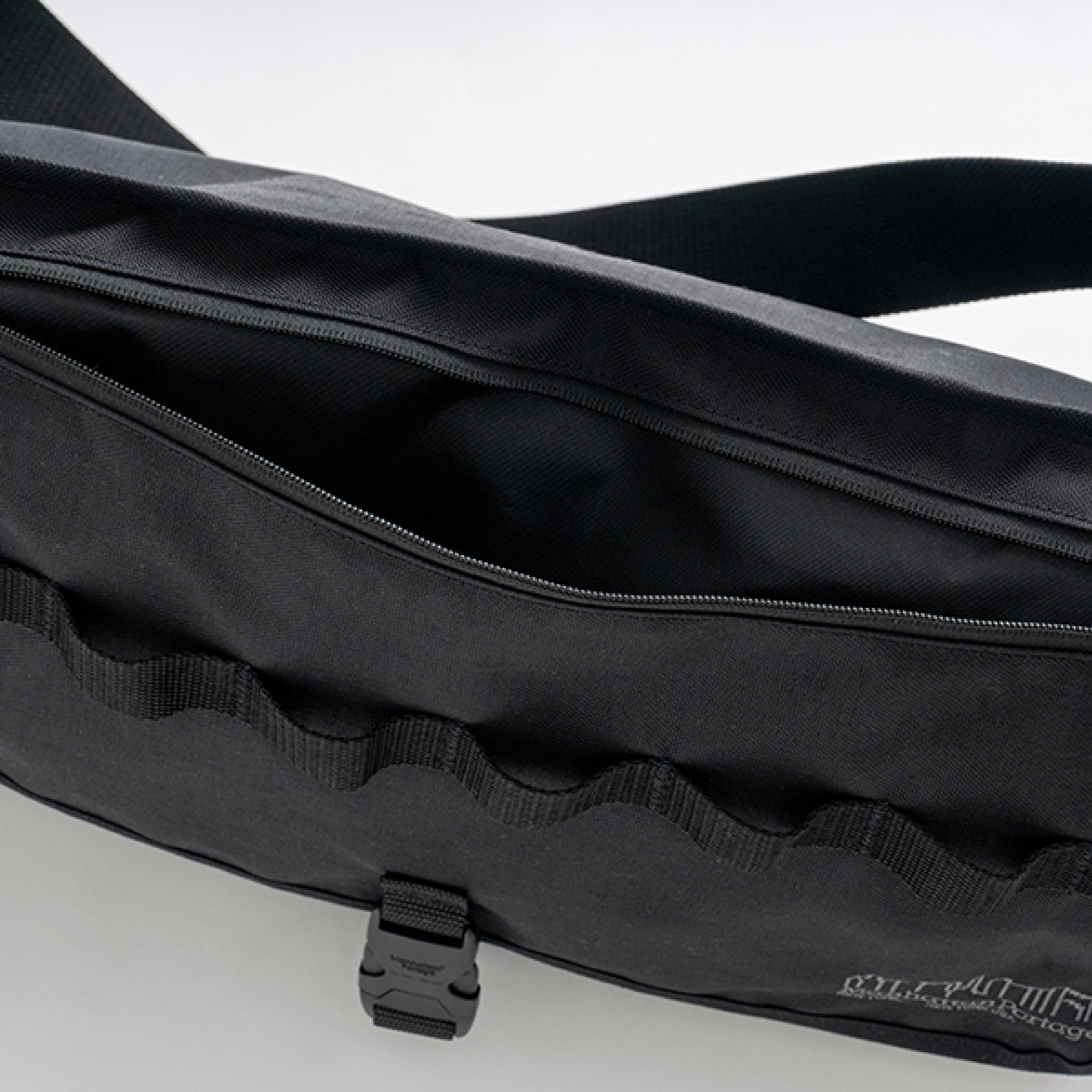 430 × Manhattan Portage MESSENGER BAG L