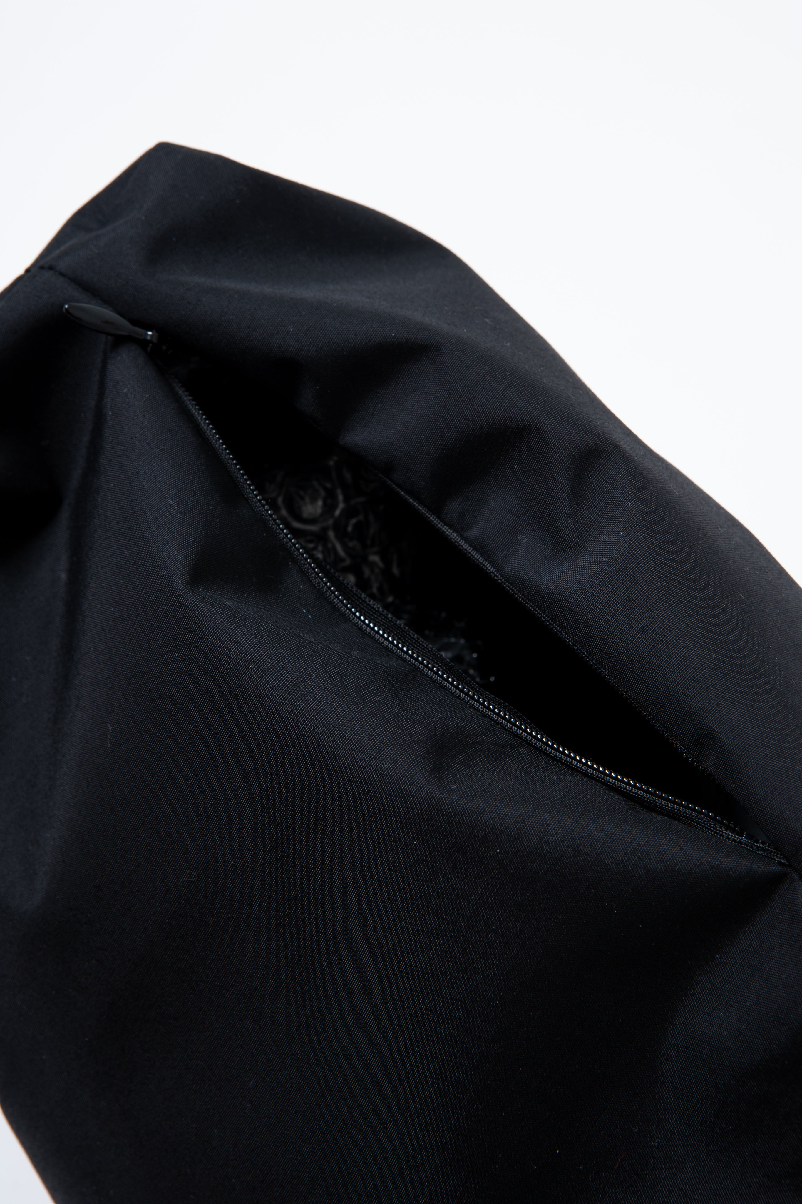 430 LYR ROLL SHOULDER BAG