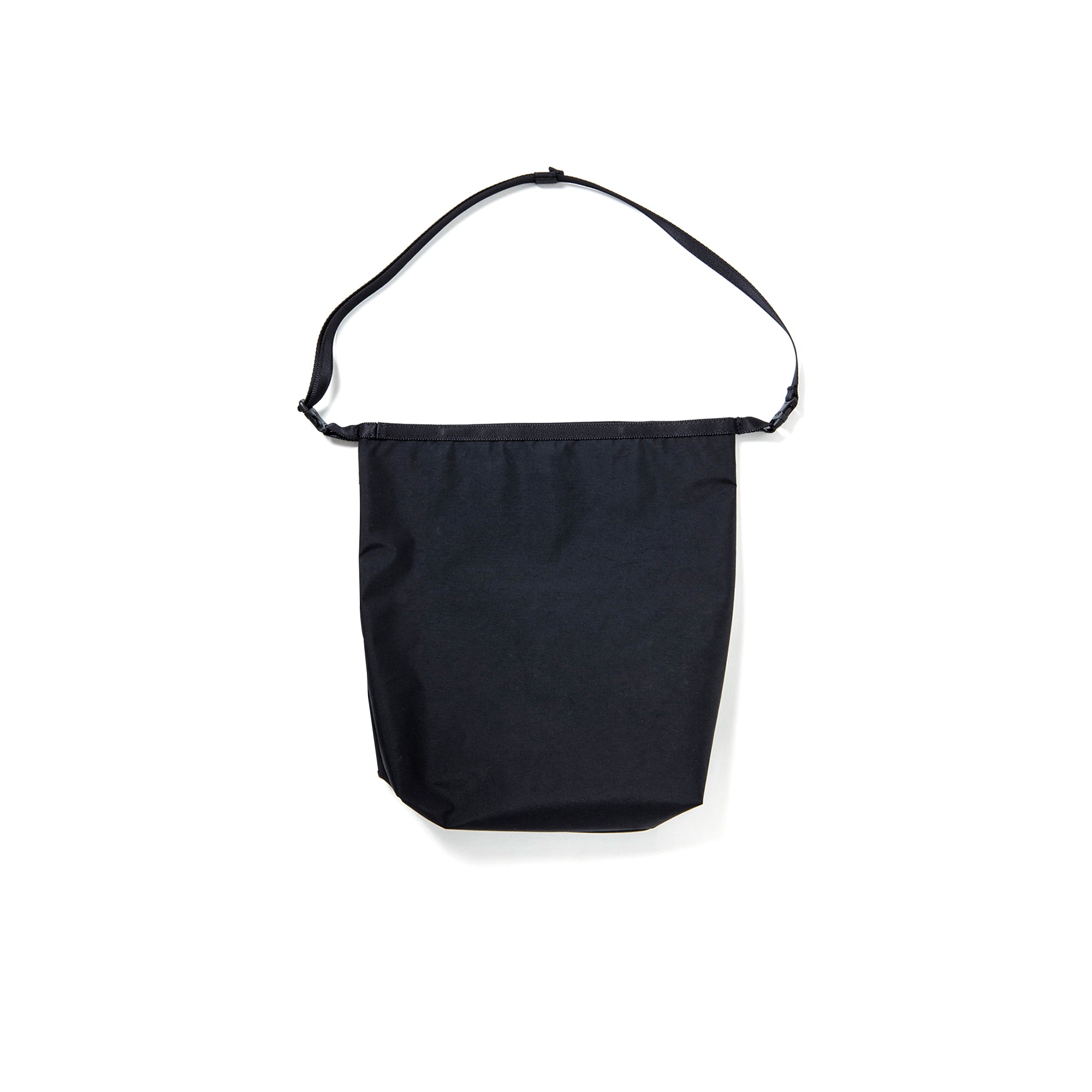 430 LYR ROLL SHOULDER BAG
