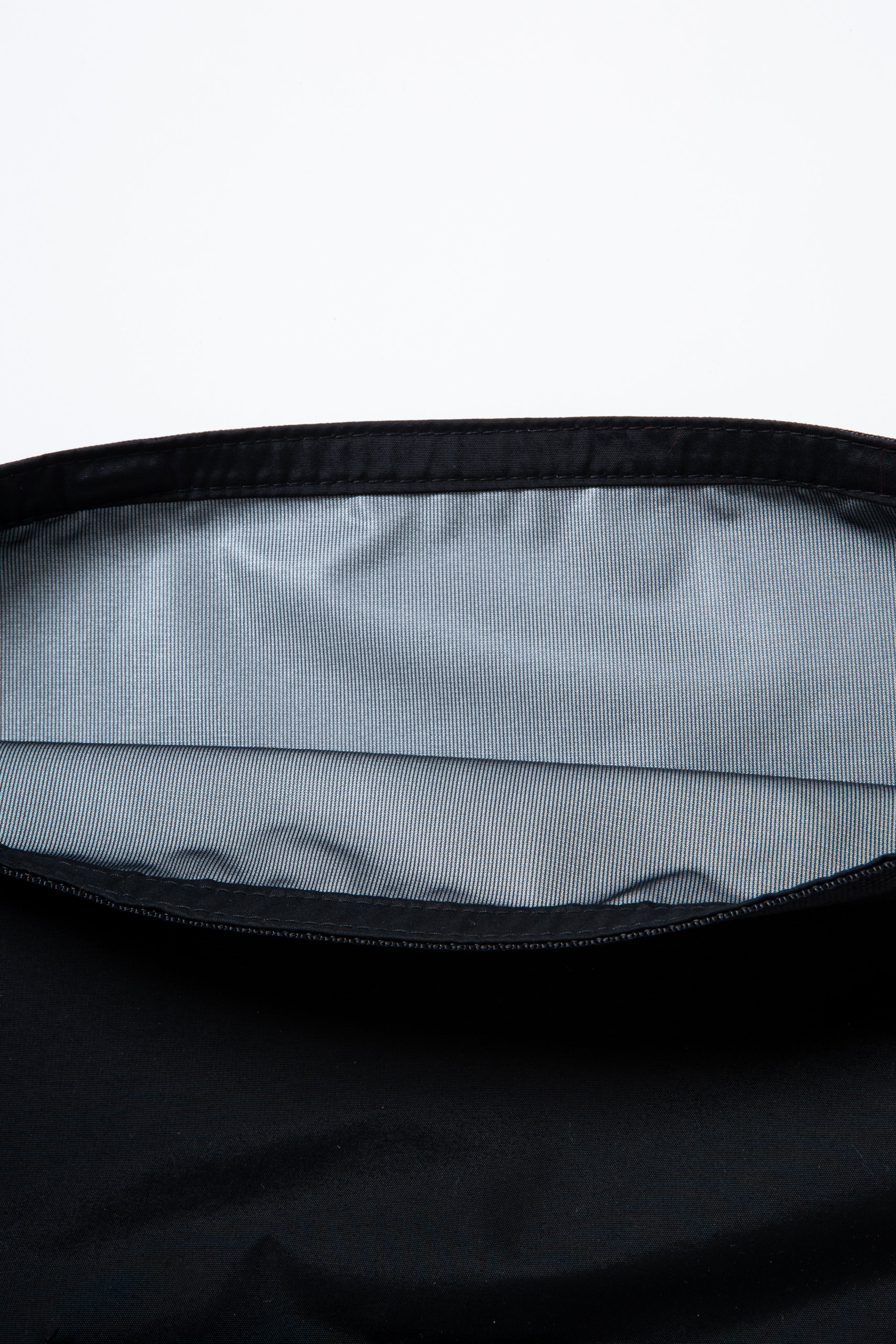 430 LYR ROLL SHOULDER BAG