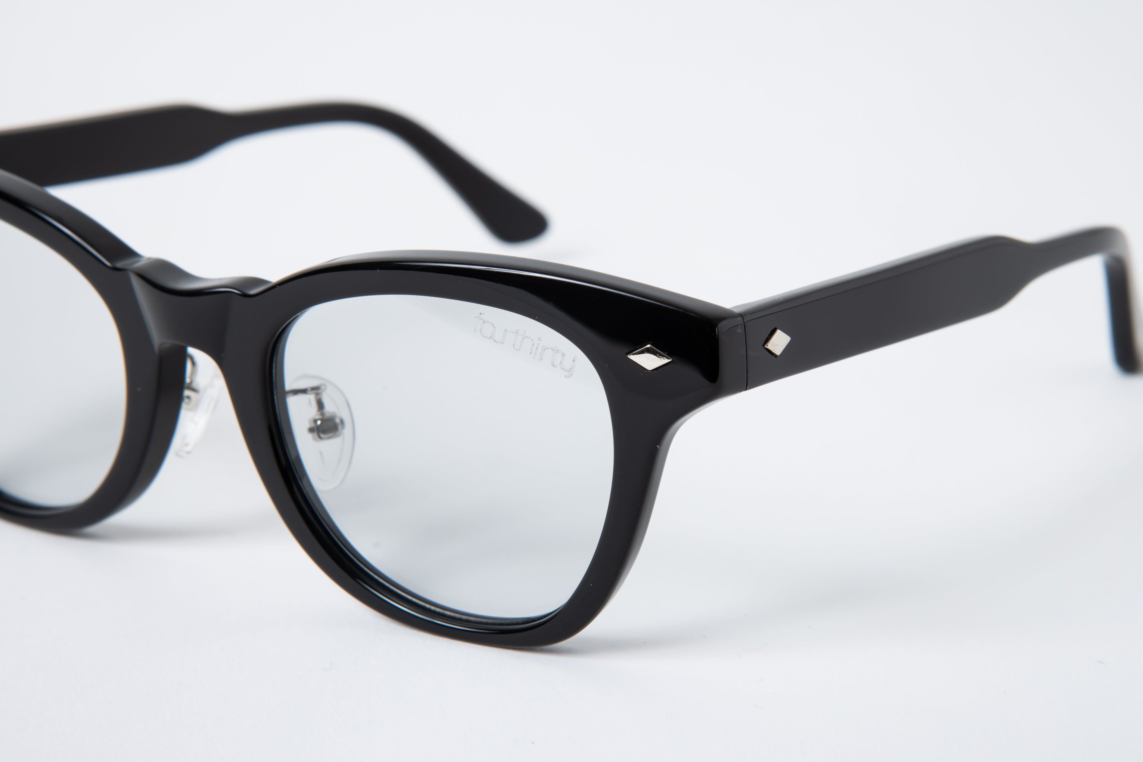 ACCESSORIES – DECADE ONLINE STORE