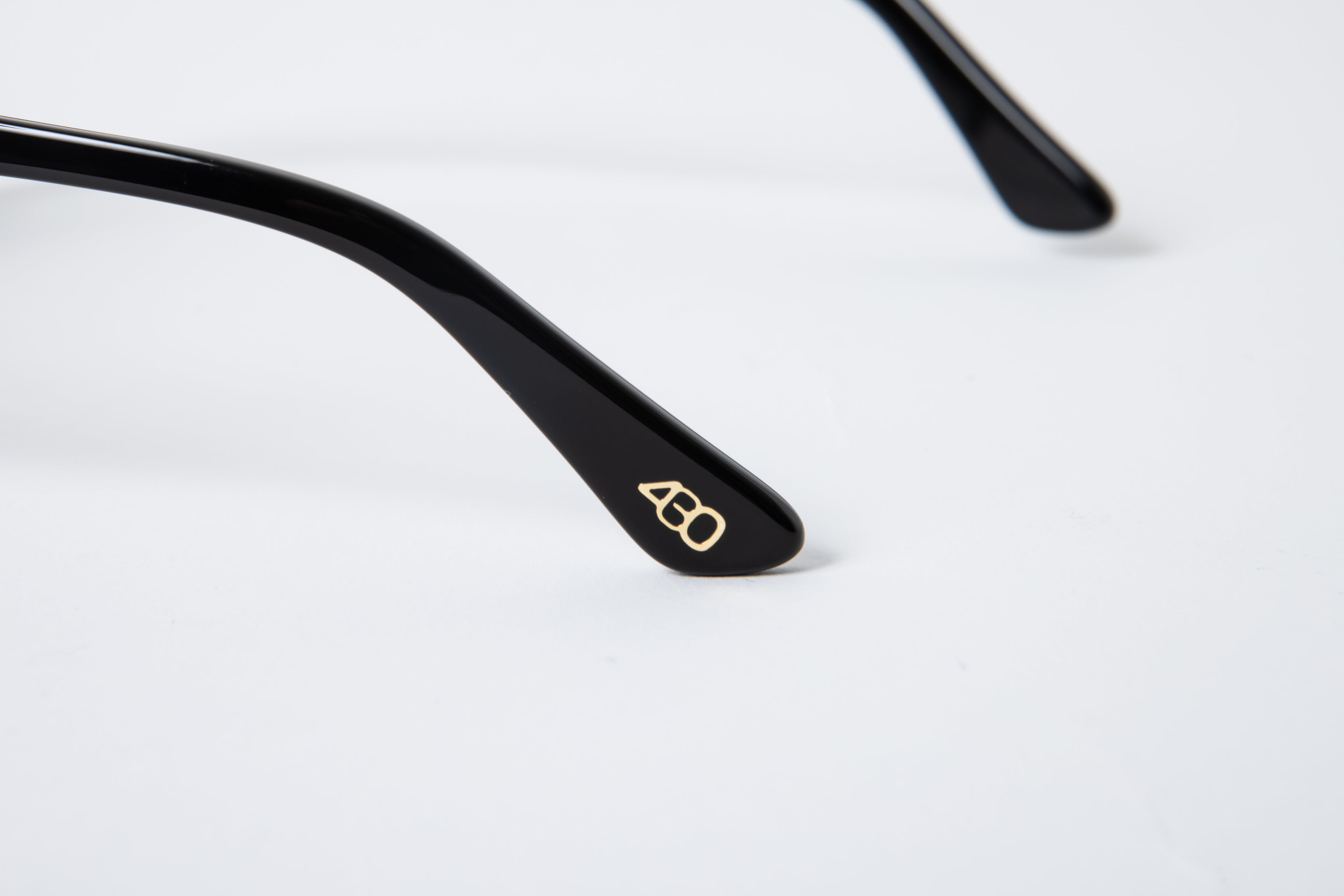 430 "W" PHOTOCHROMIC LENS
