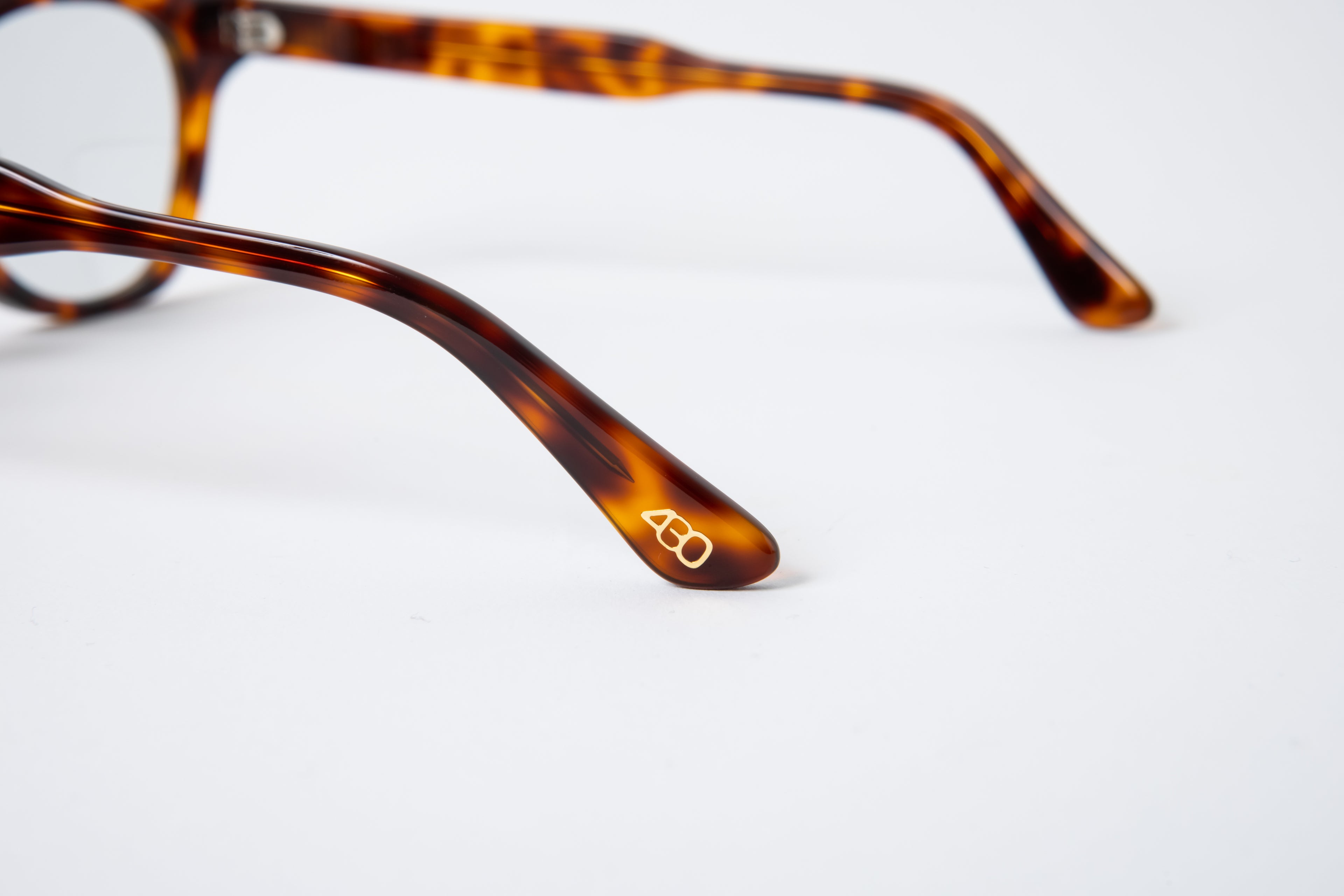 430 "W" PHOTOCHROMIC LENS