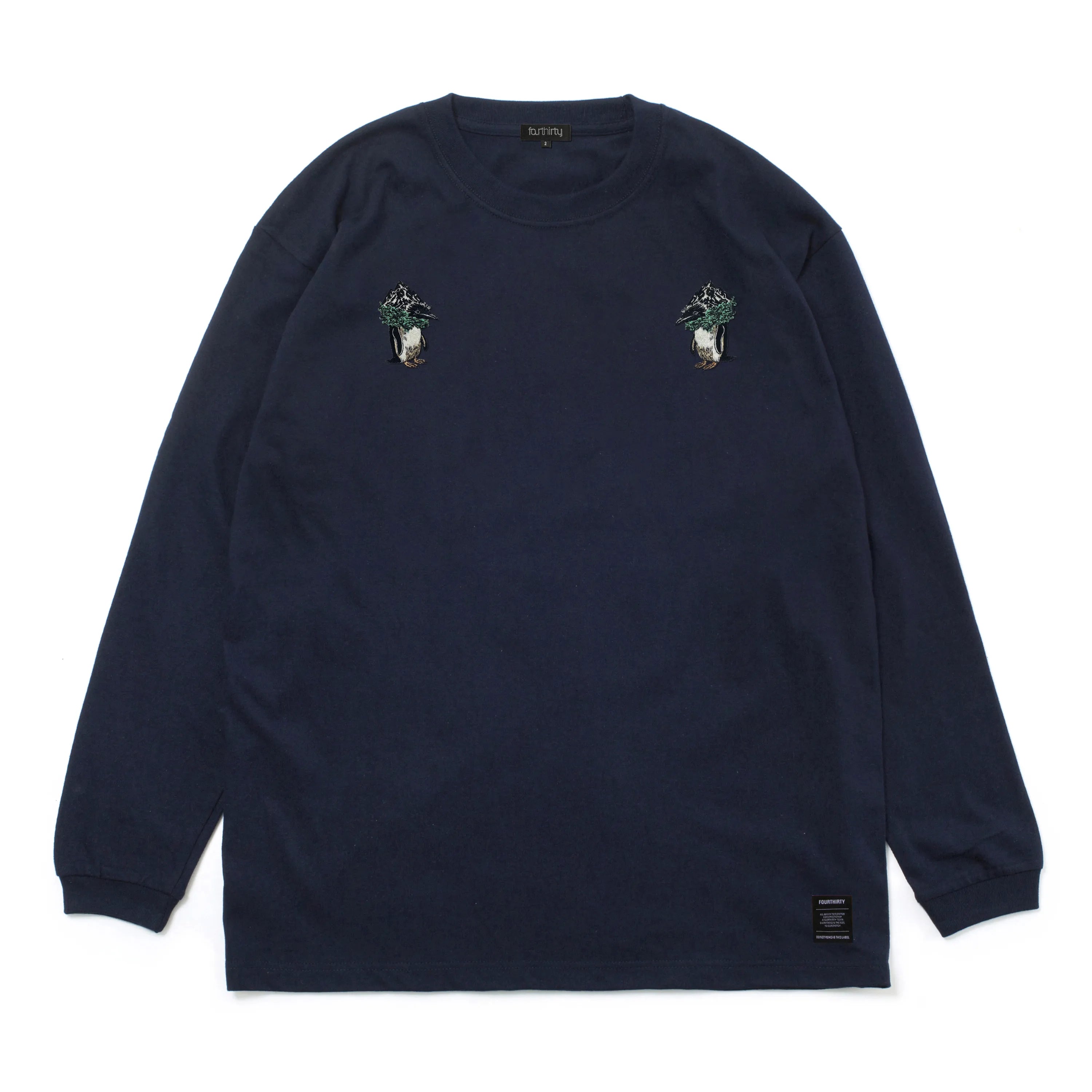 430 AF "MOUNT PENGUIN" EMB L/S TEE