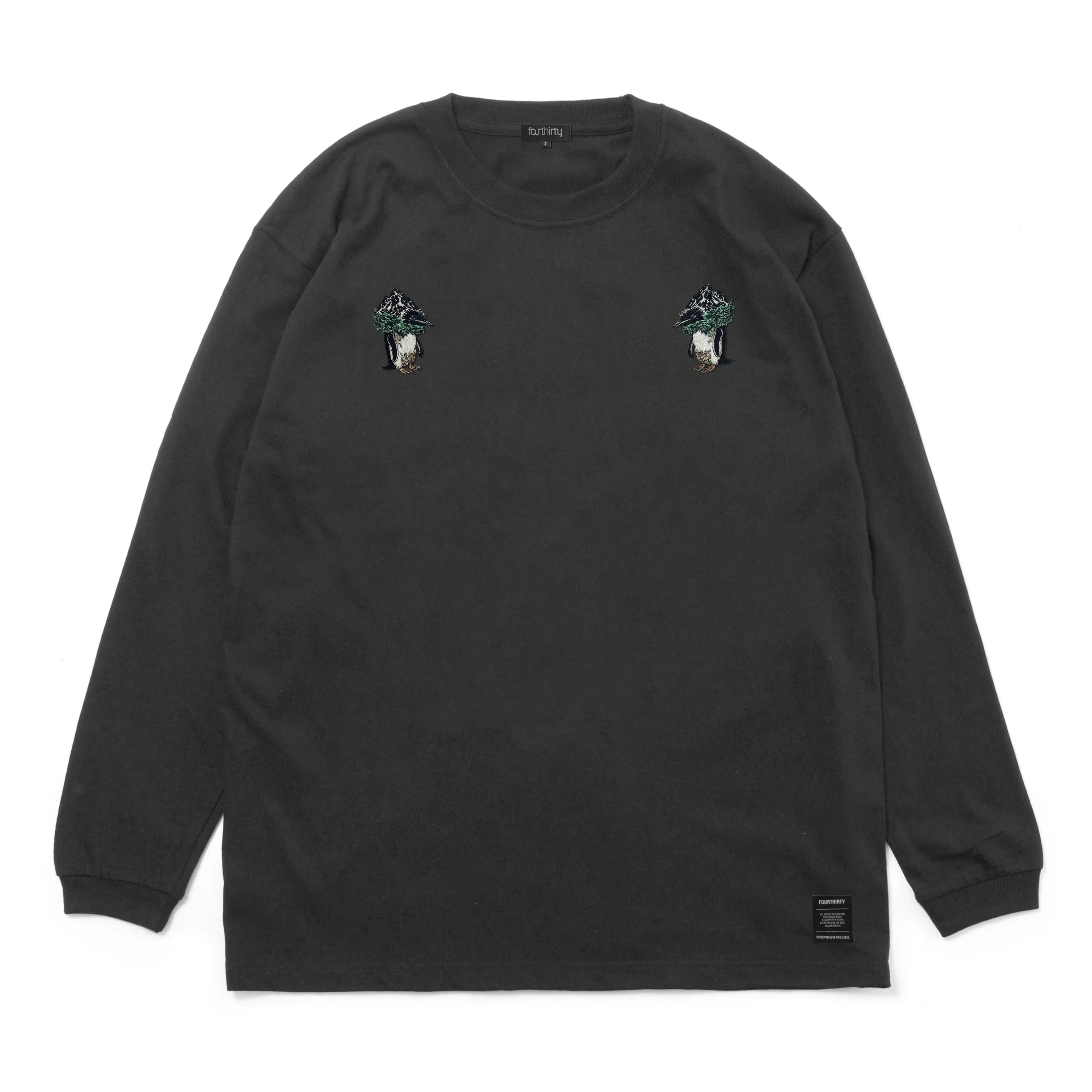 430 AF "MOUNT PENGUIN" EMB L/S TEE